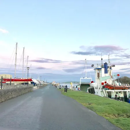 Dom wakacyjny The Waterside Townhouse Westport