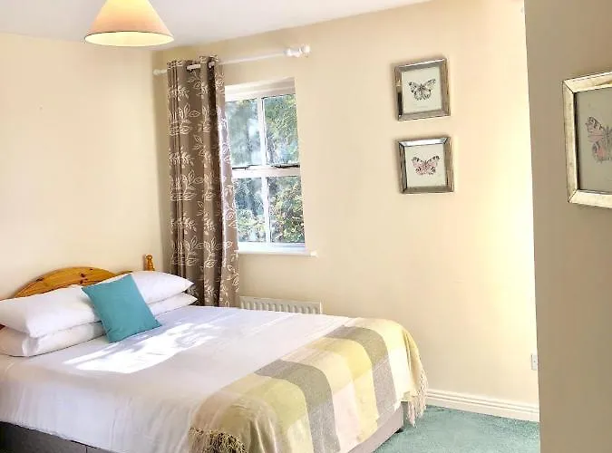 The Waterside Townhouse Semesterbostad